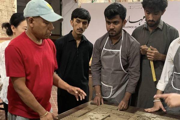 Clay Slab Building Technique - South Asian Terracotta Folk Motives - Mohammed Rezaur Rahman & Yanhui Gao