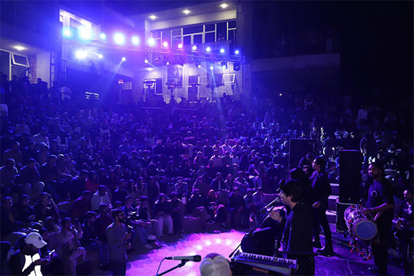 Performance - RagaBoyz